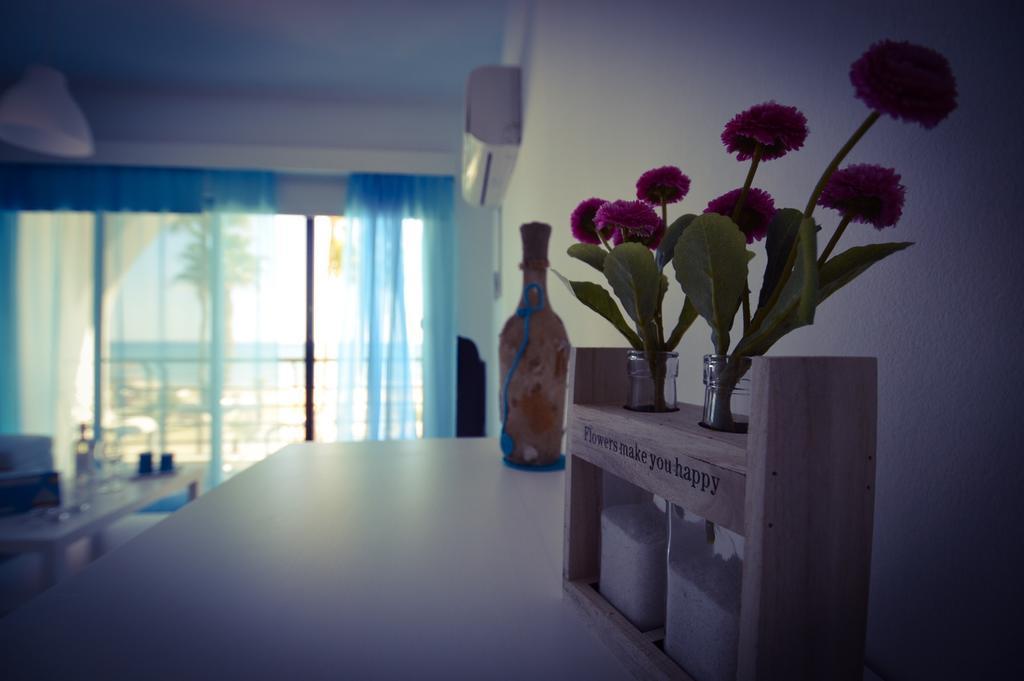 Krasas Beach Apartment Rentals Larnaca Quarto foto