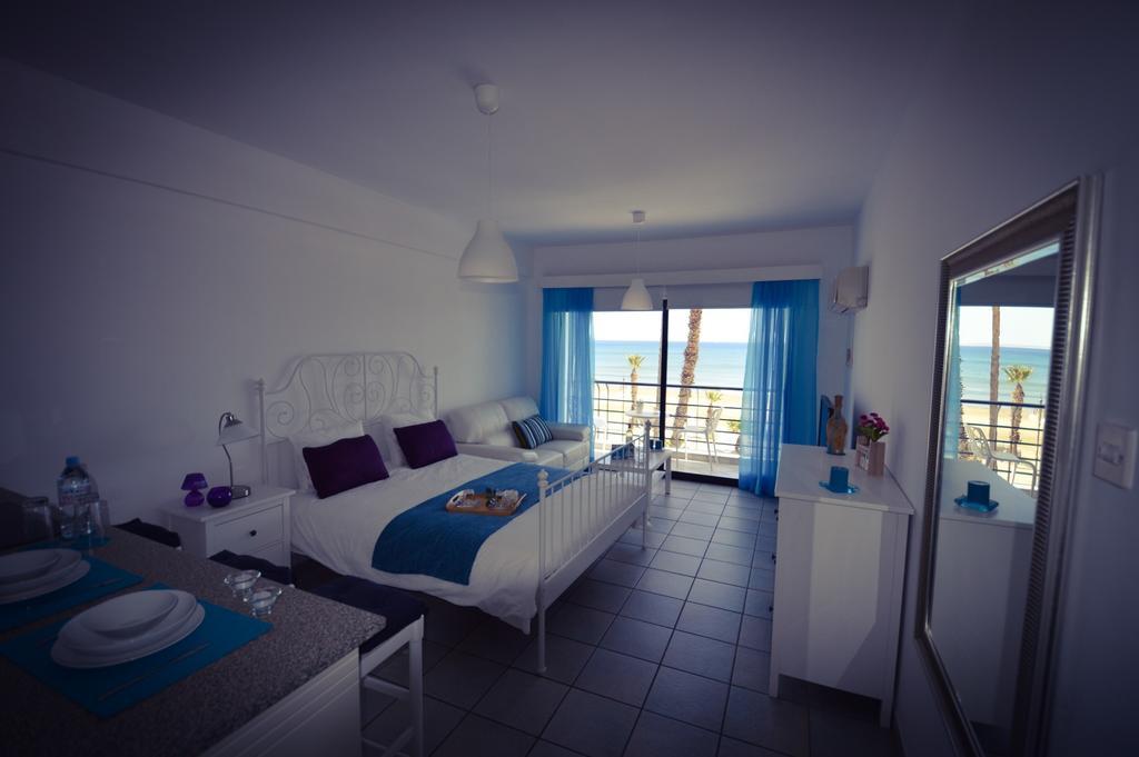 Krasas Beach Apartment Rentals Larnaca Quarto foto